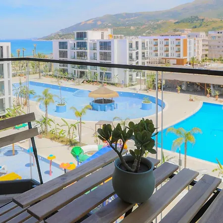 Seaside Serenity Palm - Happy Vlorë